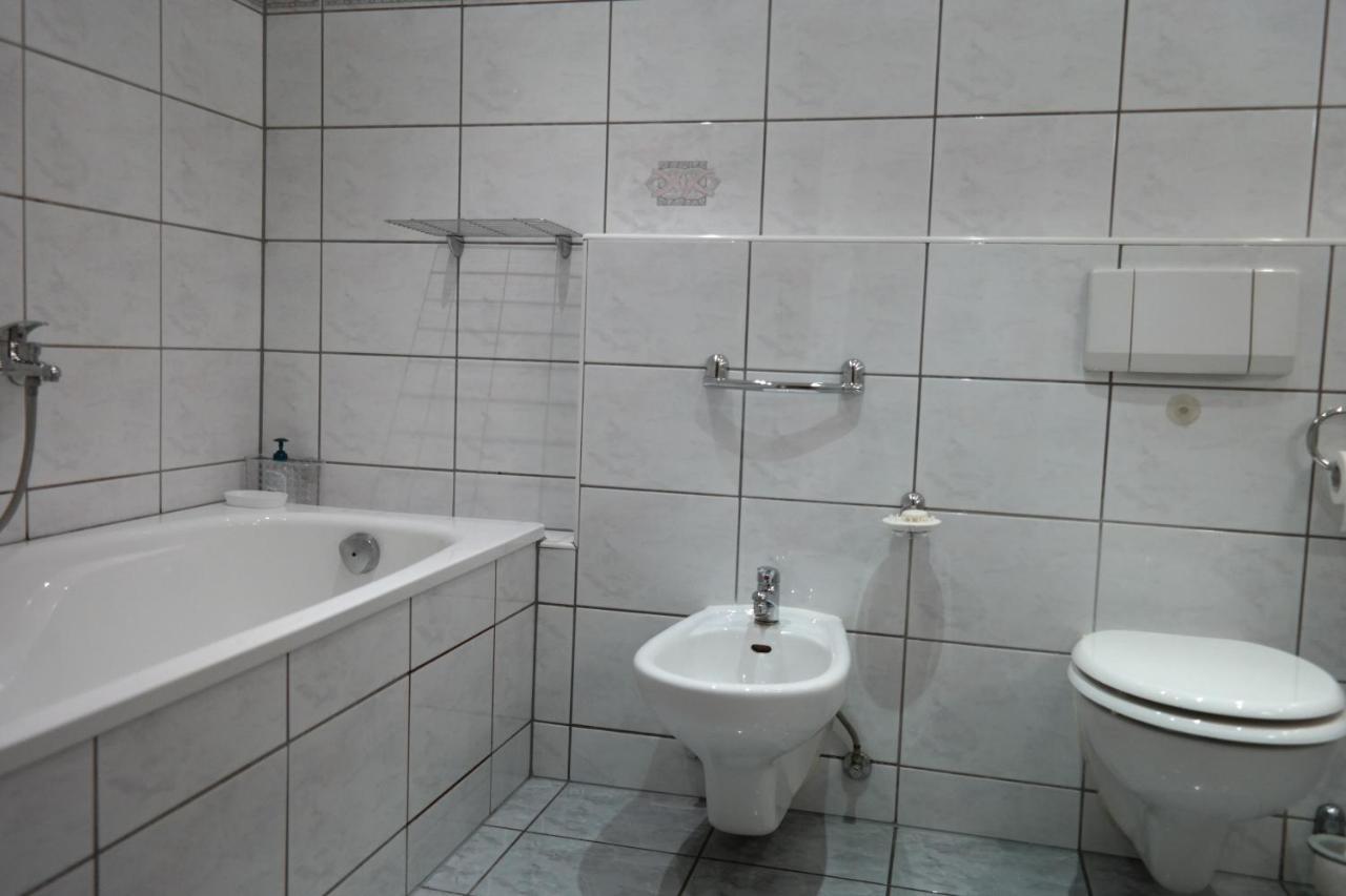 VillaMirage Tarnowskie Góry Esterno foto